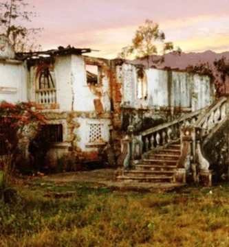 Edificio antiguo que se usaba como campo de concentracion en fusagasuga