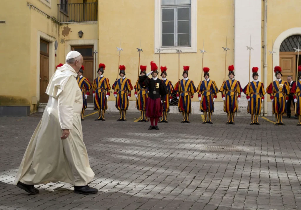 GUARDIAS VATICANO SEGURIDAD VATICANO